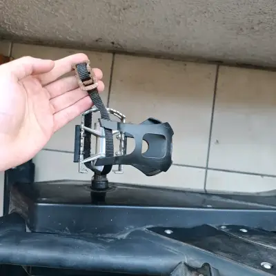 Bicicleta estática de ejercicio para interiores - miniatura 4