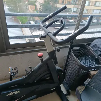 Bicicleta estática de ejercicio para interiores - miniatura 5