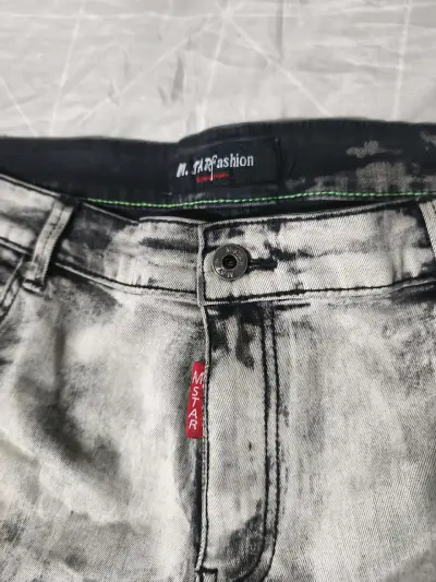 Bermudas de mezclilla desgastadas para hombre - miniatura 3