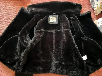 Chaqueta de mujer negra con forro de piel sintéti - miniatura 2