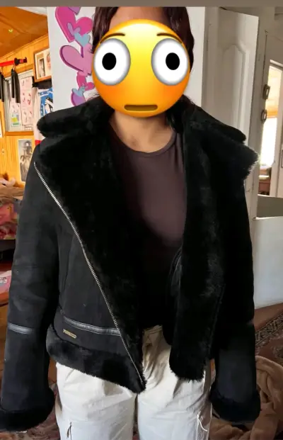 Chaqueta de mujer negra con forro de piel sintéti - miniatura 4