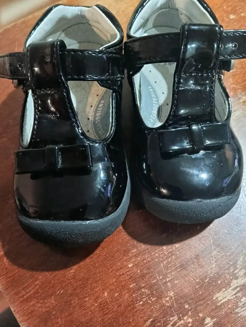 Zapatos de charol para niña negros - 1