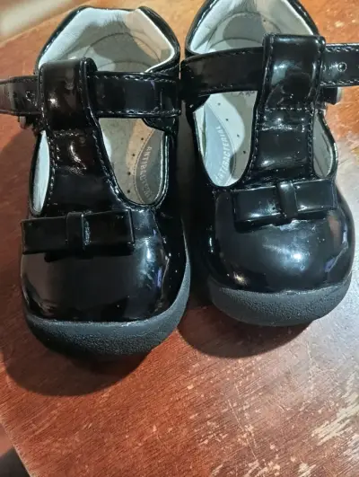 Zapatos de charol para niña negros - miniatura 1