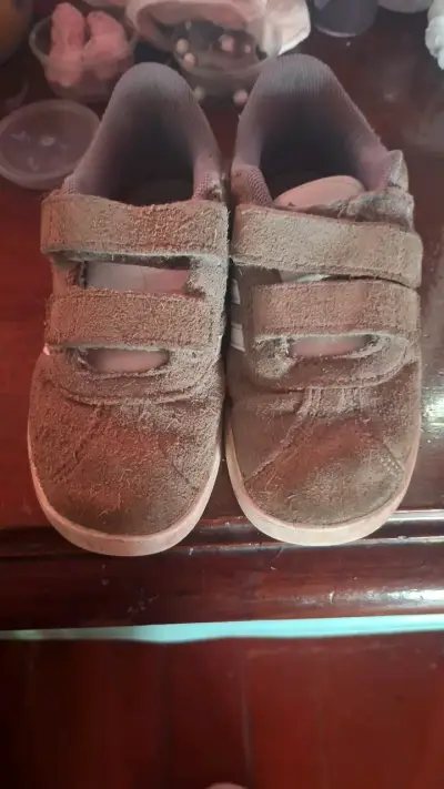 Zapatillas infantiles grises con velcro - miniatura 1