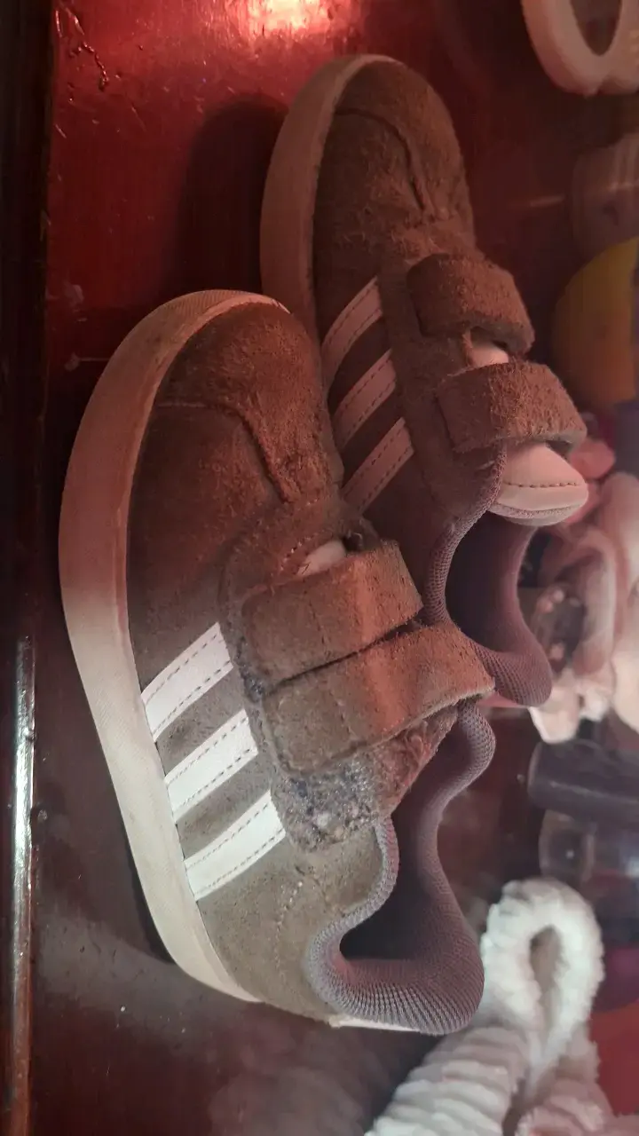 Zapatillas infantiles grises con velcro - 2