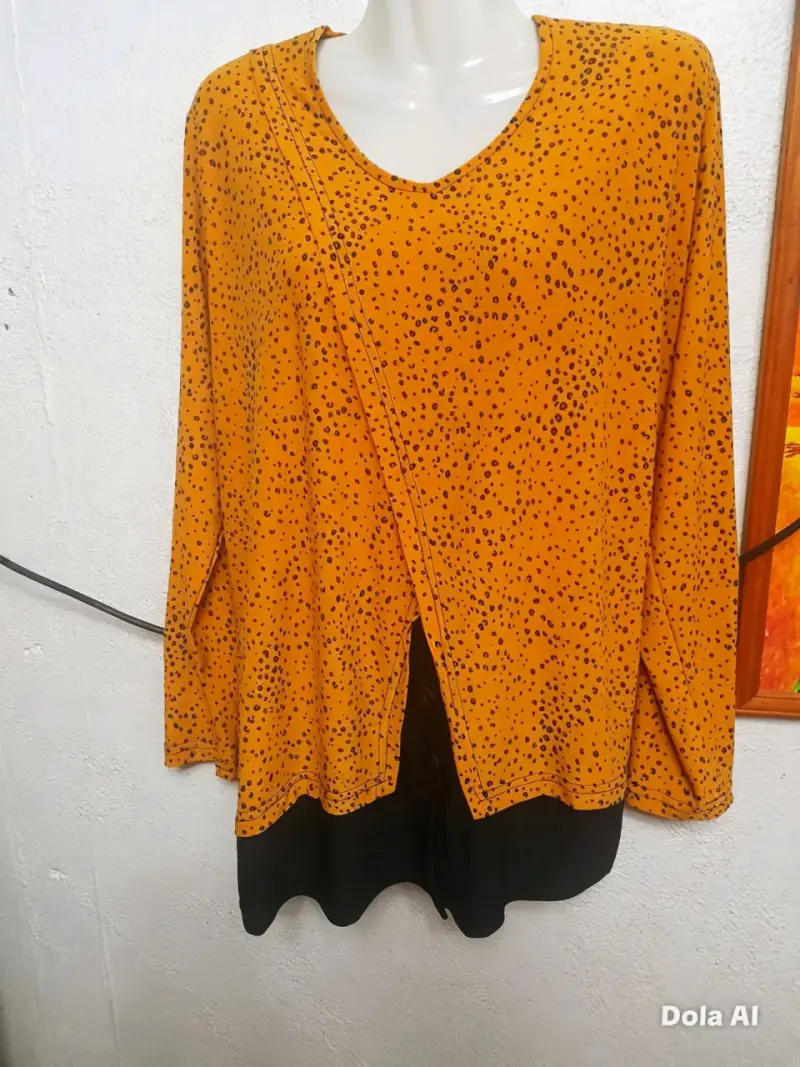 Blusas de mujer con estampados variados - 4