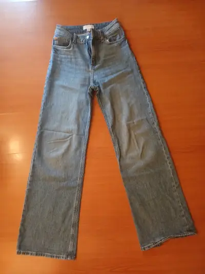 Jeans de mezclilla azul para mujer - miniatura 1