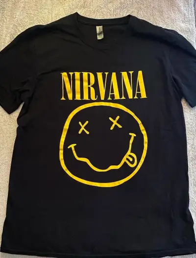 Polera negra Nirvana - miniatura 1