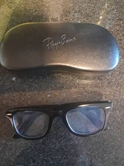 Gafas Ray-Ban Wayfarer negras con estuche - miniatura 1