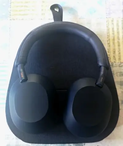 Audífonos Sony WH-1000XM5 con Noise Cancelling - miniatura 1