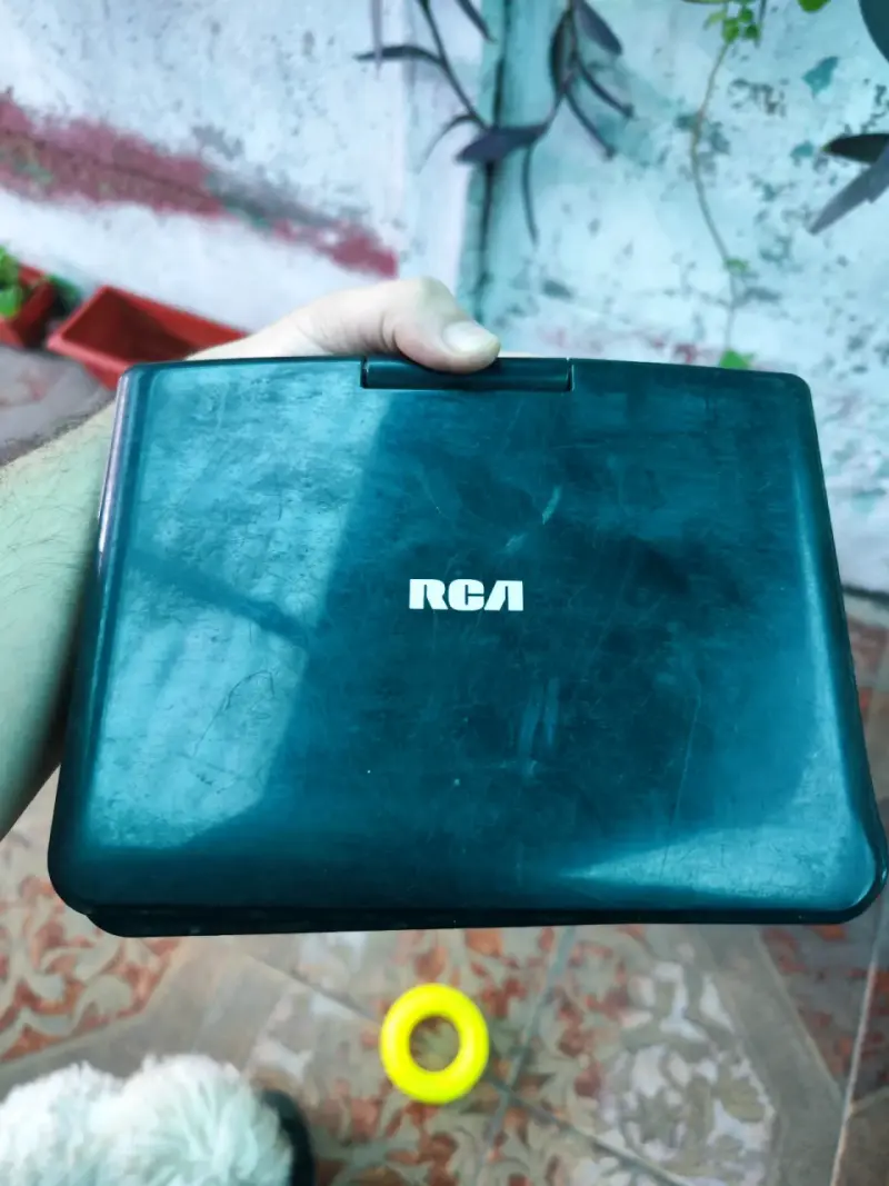 Reproductor de DVD portátil RCA - 2