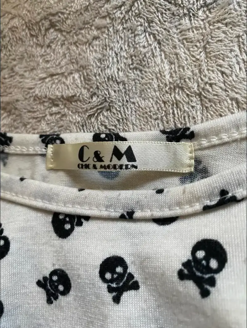 Polera de tirantes con calaveras - 2