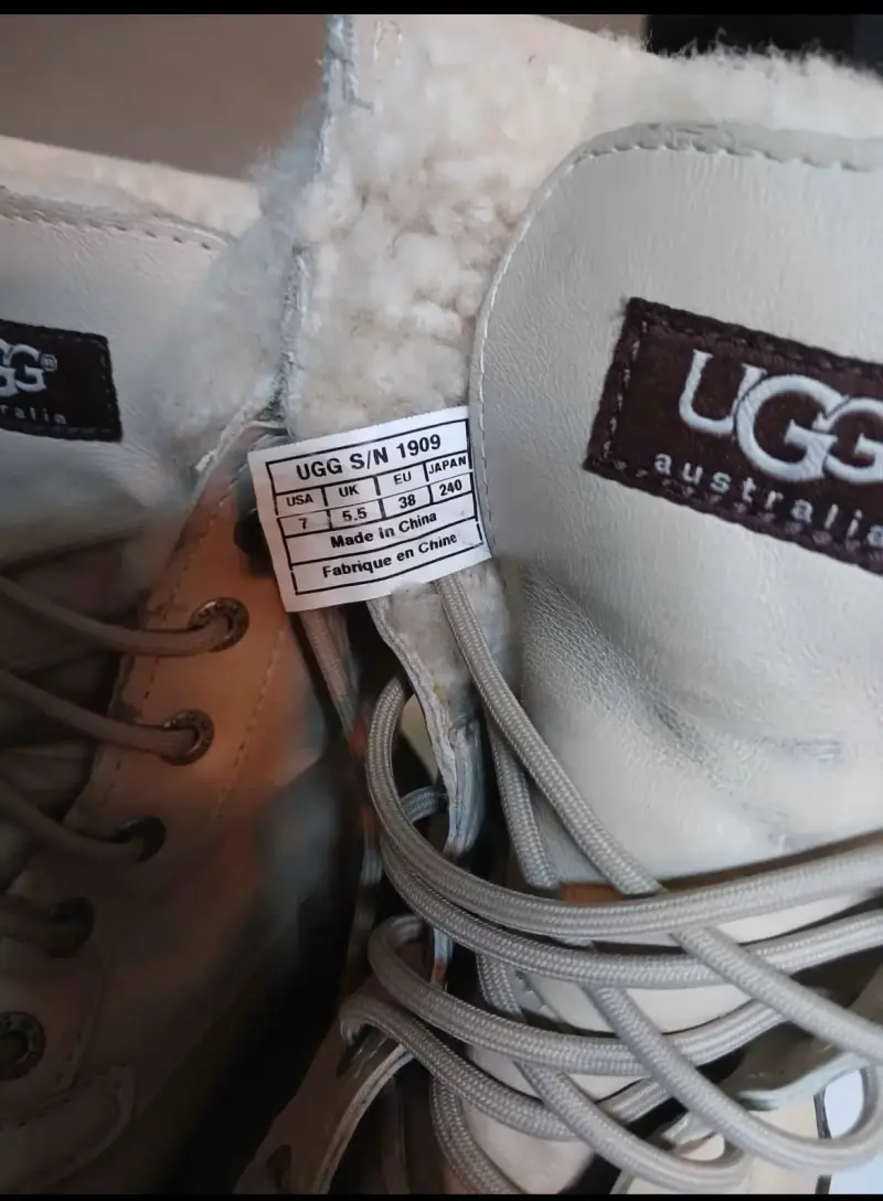 Botas de invierno UGG Australia beige con forro de lana - 2