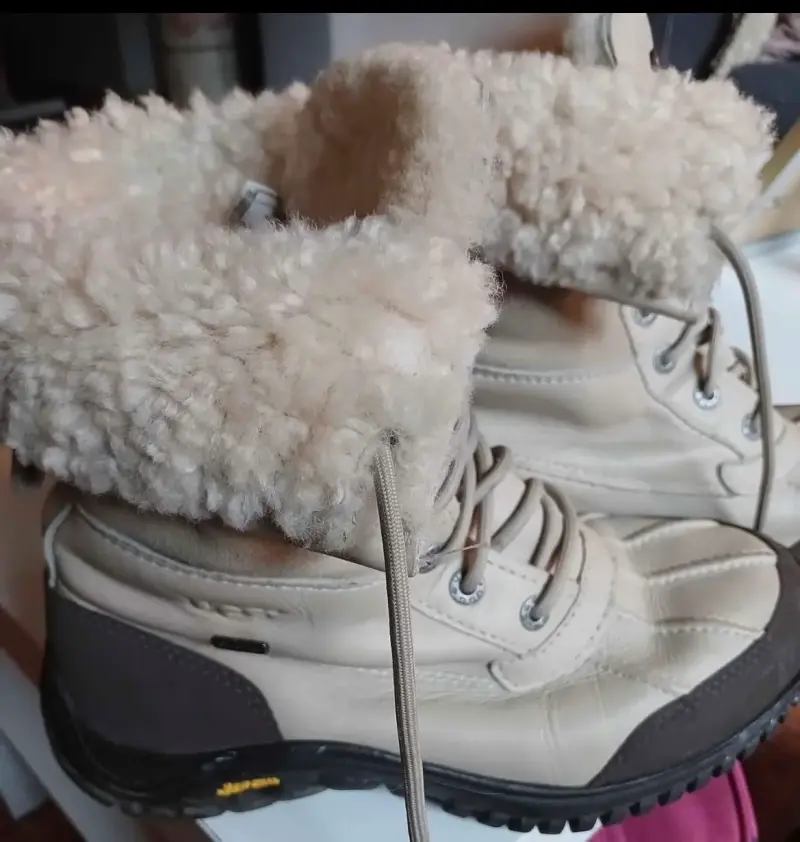 Botas de invierno UGG Australia beige con forro de lana - 6