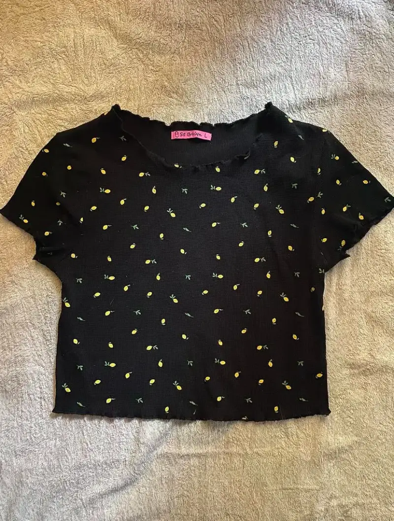 Polera negra corta - 1