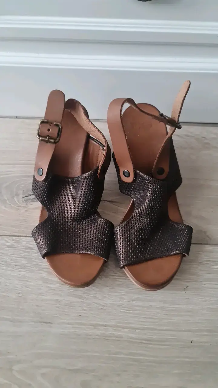 Sandalias de tacón alto marrón para mujer - 2