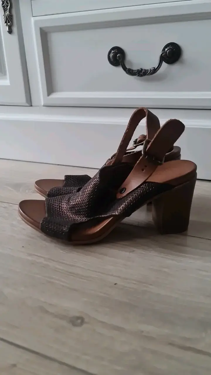 Sandalias de tacón alto marrón para mujer - 3