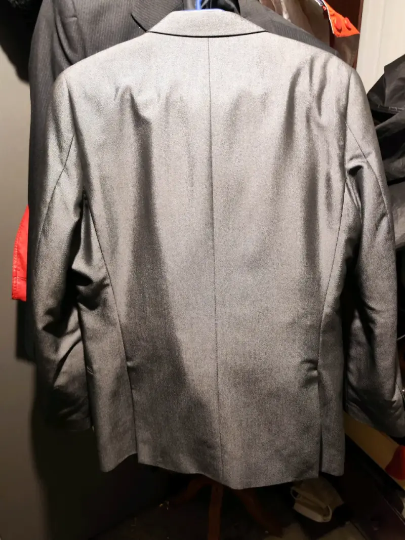 Traje gris elegante para hombre - 3