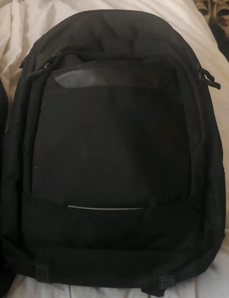 Mochila ejecutiva para notebook Totto negra - 2