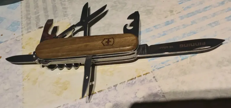 Navaja Victorinox Spartan de Madera Nuez - 2