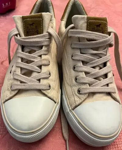 Zapatillas casuales beige Mustang para hombre - miniatura 1
