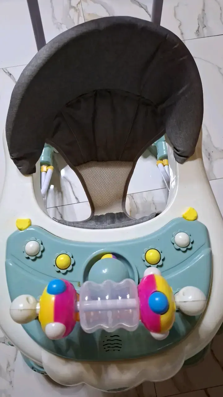 Andador para bebé con juguetes interactivos - 4