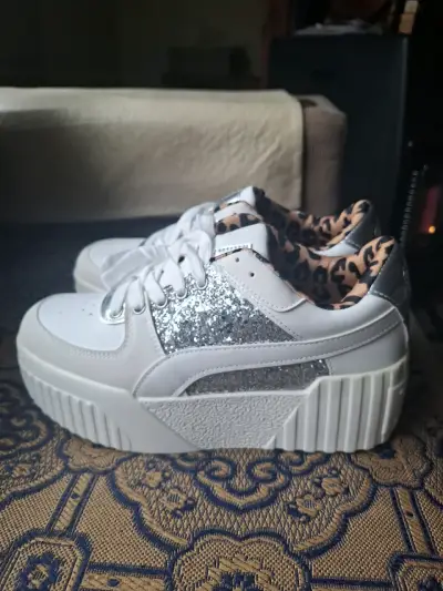 Zapatillas blancas nuevas, talla 38 - miniatura 2