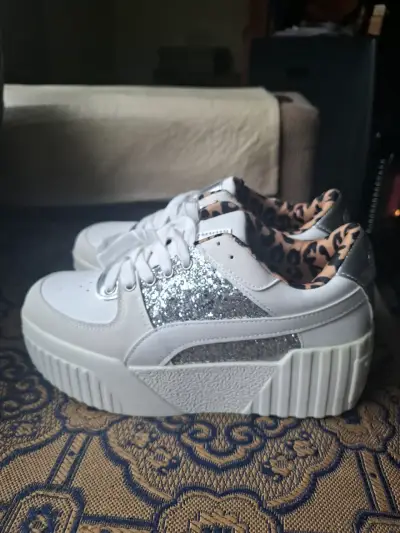 Zapatillas blancas nuevas, talla 38 - miniatura 3