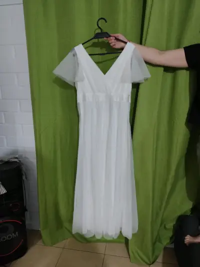Vestido de novia con mangas de tul - miniatura 1