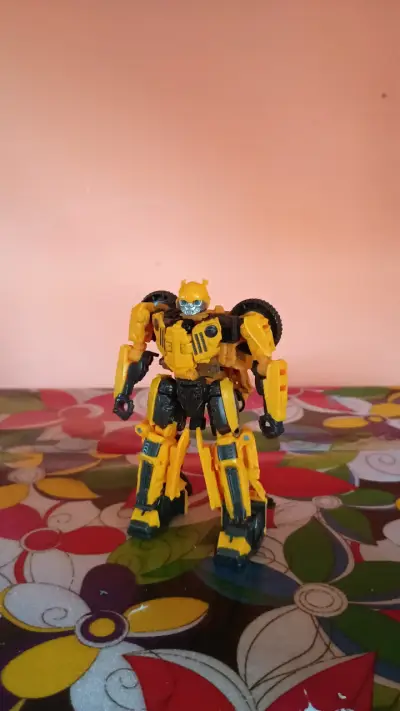 Figura de acción Transformer Bumblebee ss57 - miniatura 1