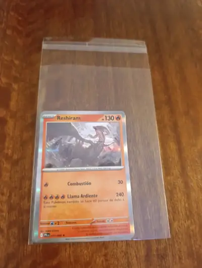 Carta Pokémon Reshiram en buen estado - miniatura 1