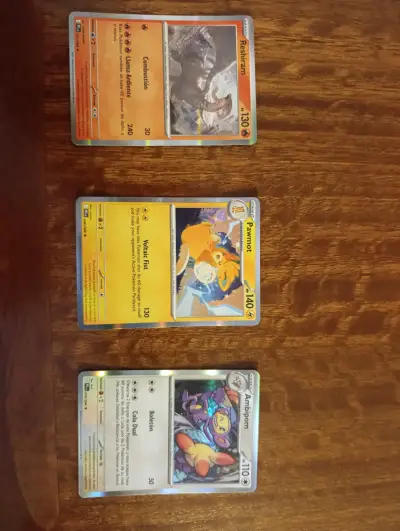 Carta Pokémon Reshiram en buen estado - miniatura 2