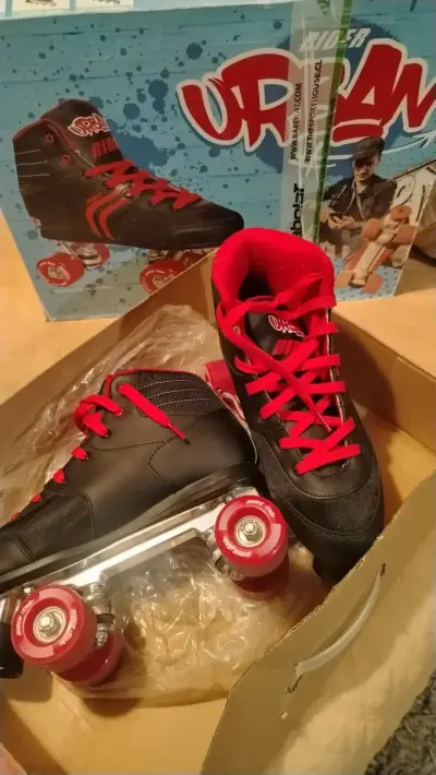 Patines Urban Rider negros y rojos talla 41 - miniatura 1