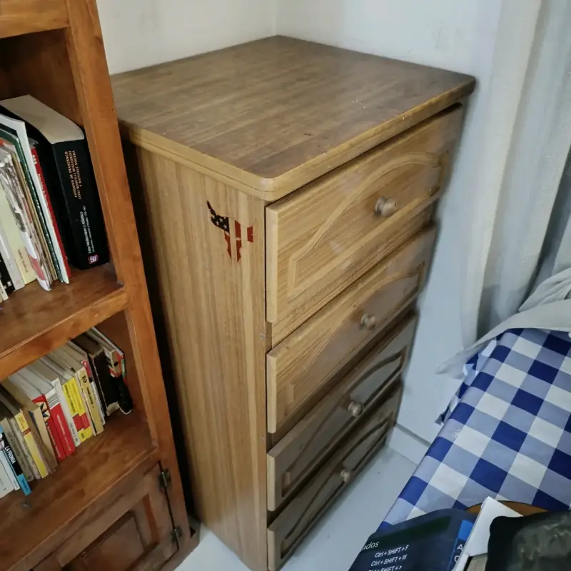 Cómoda de Madera con 4 Cajones