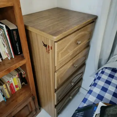 Cómoda de Madera con 4 Cajones - miniatura 1