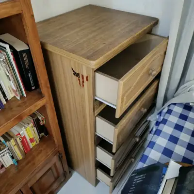 Cómoda de Madera con 4 Cajones - miniatura 2