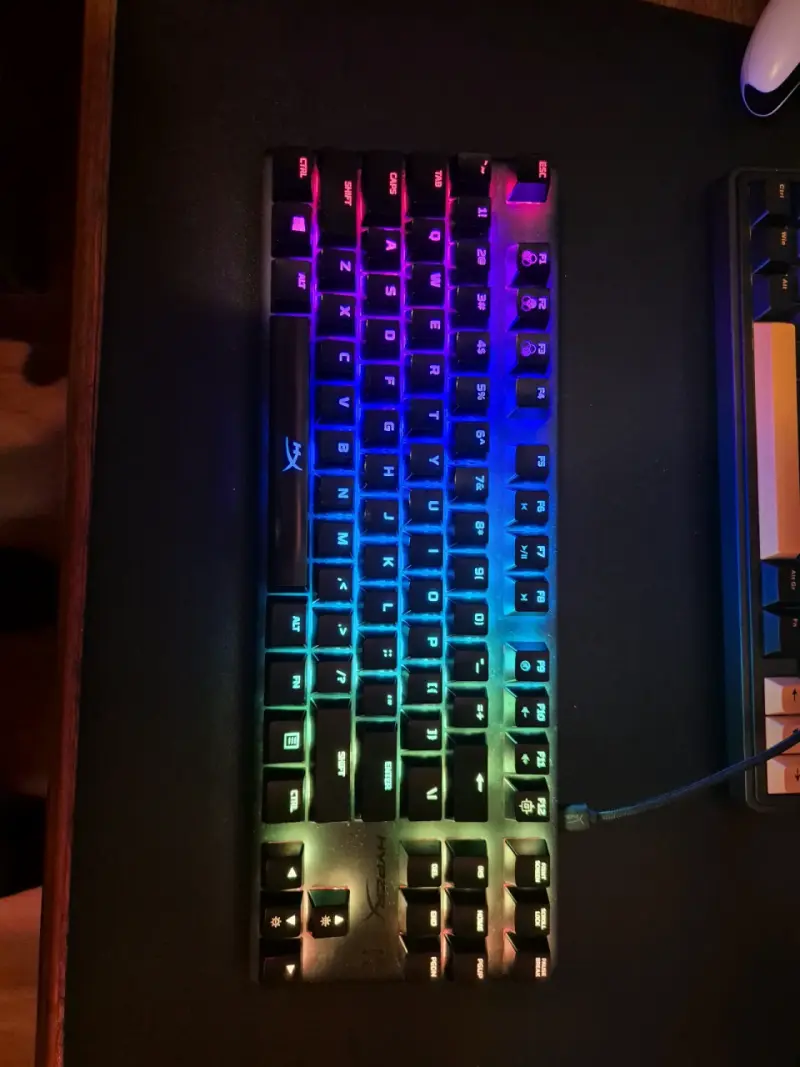 Teclado mecánico HyperX Alloy Origins Core RGB - 2