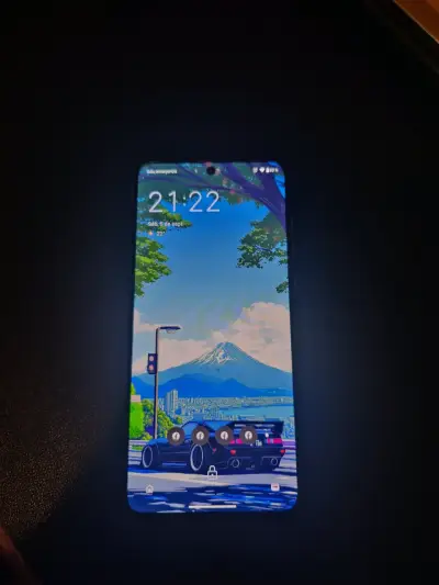 Motorola Moto G84 5G con accesorios - miniatura 2