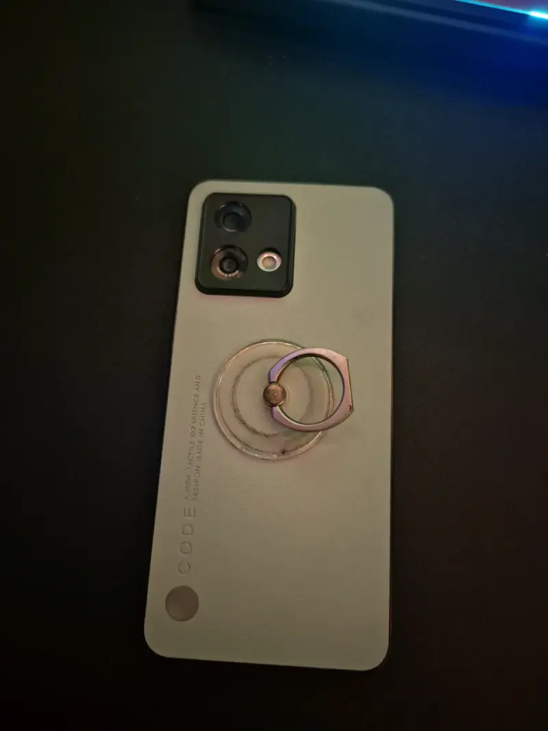 Motorola Moto G84 5G con accesorios - 6