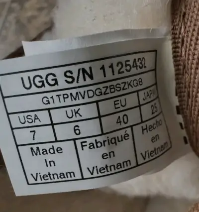 Botas UGG Neumel Cow Print Mujer Talla 38 - miniatura 3
