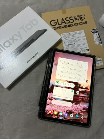 Tablet Samsung Galaxy Tab S9 FE - miniatura 1