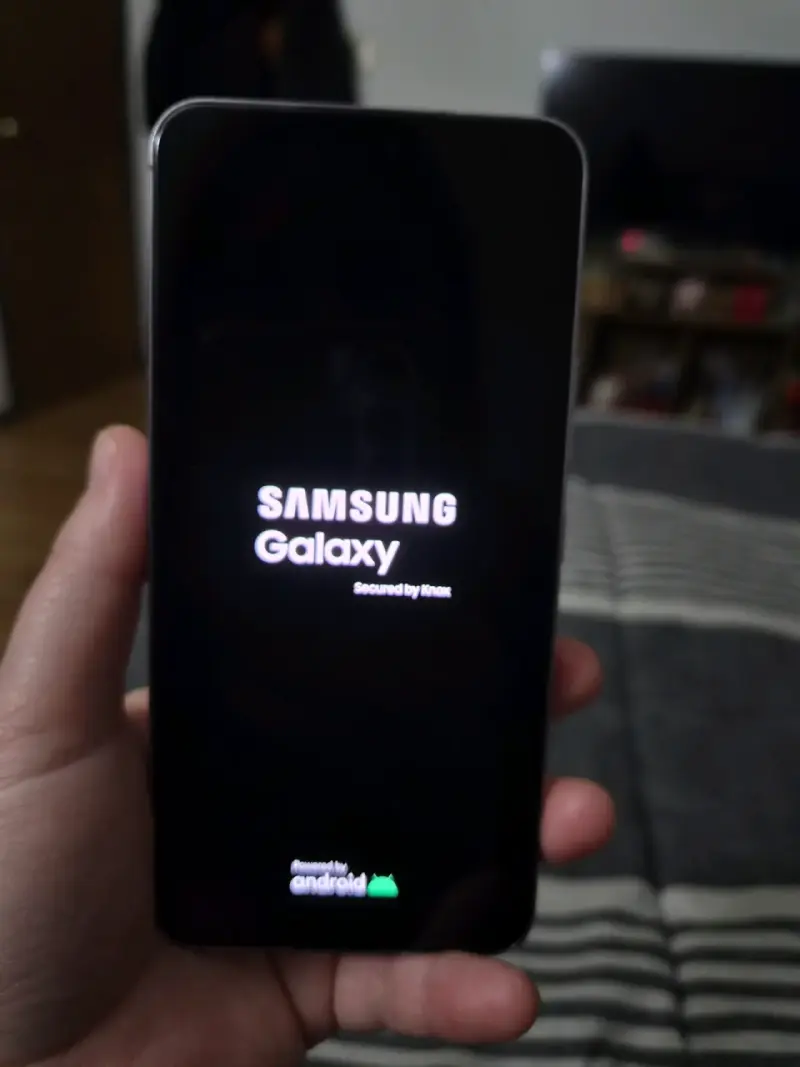 Samsung Galaxy S22 en buen estado - 4