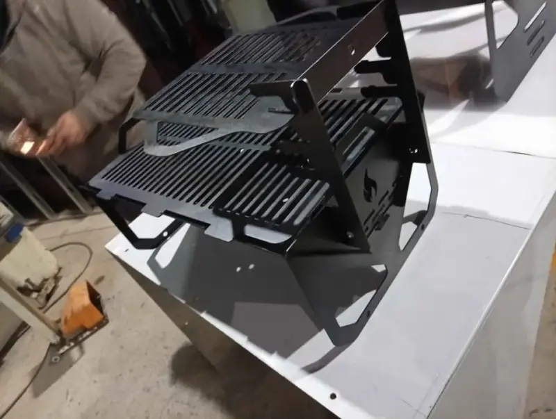 Parrilla portátil de acero para camping - 2