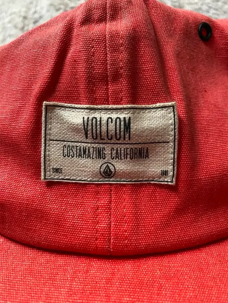 Gorra roja Volcom - 2