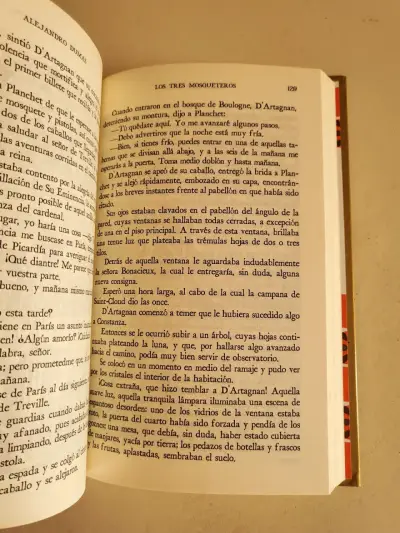 Libro Los Tres Mosqueteros de Alejandro Dumas - miniatura 3
