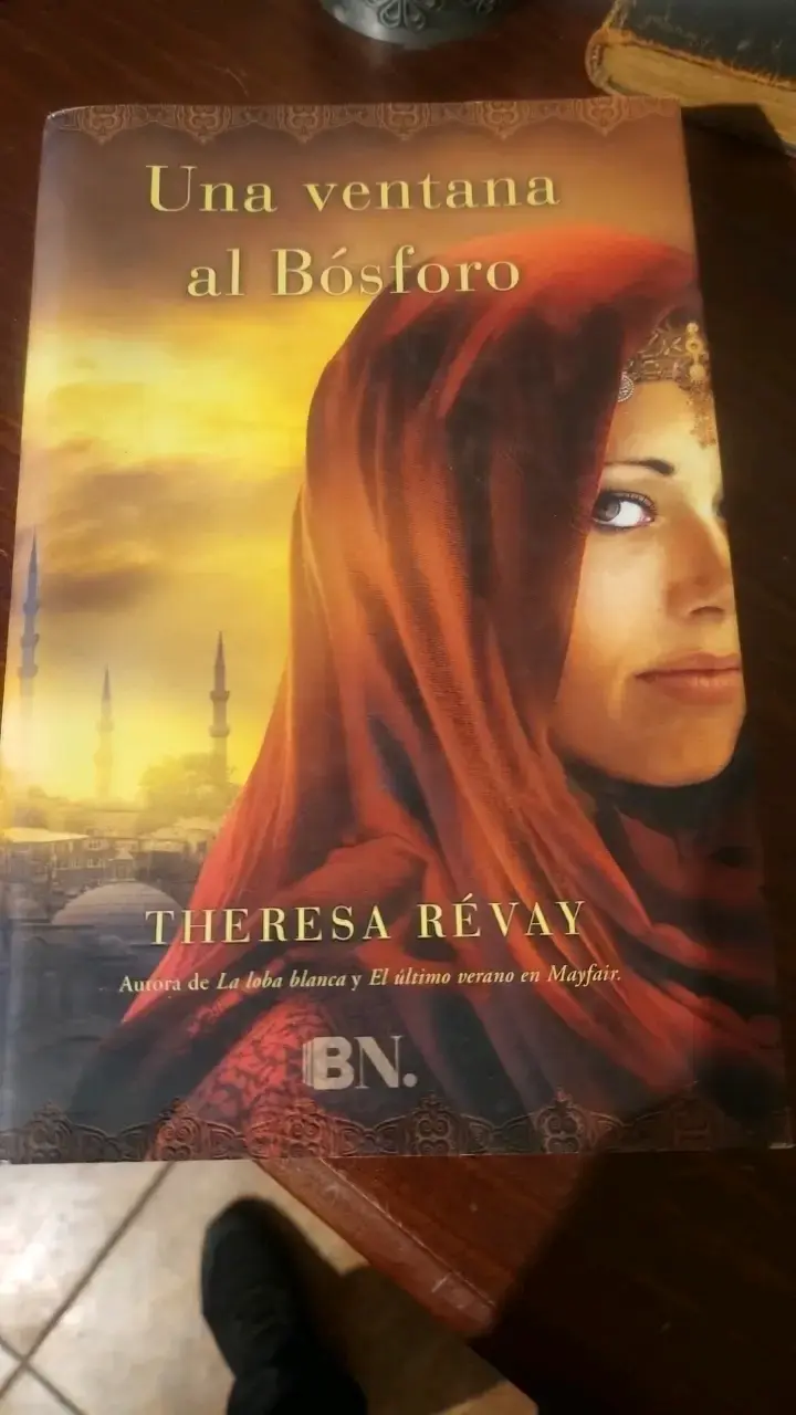Libro 'Una ventana al Bósforo' de Theresa Révay