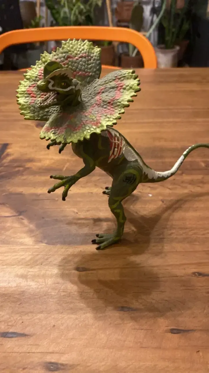 Figura de dinosaurio Dilophosaurus de juguete - 1
