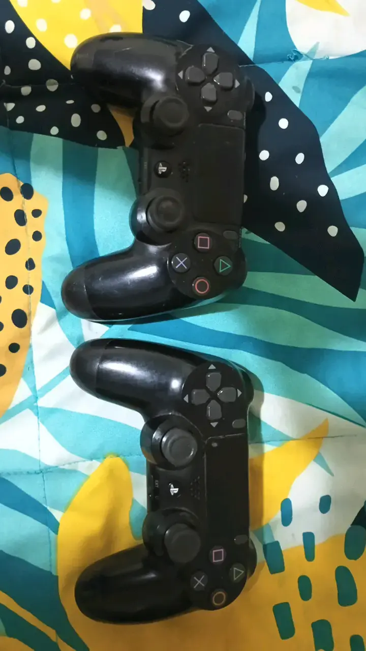 2 mandos ps4 (Para repuestos)