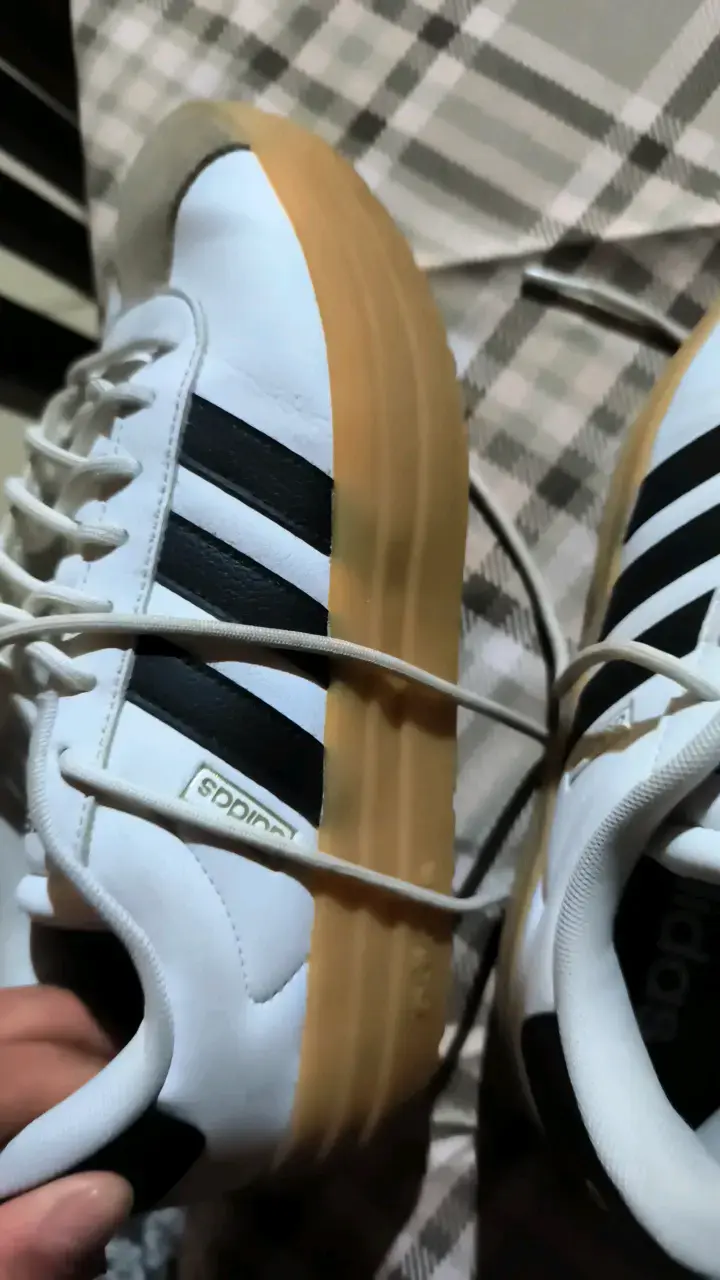 Zapatillas deportivas Adidas blancas y negras - 3