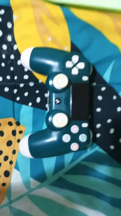 Control Playstation 4 (X desgastada) - miniatura 1